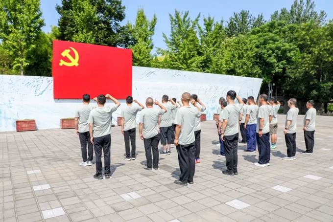 安彩高科組織優秀退役軍人開展紅色主題教育活動